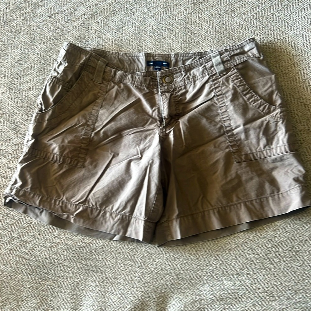 Gap cargo style shorts